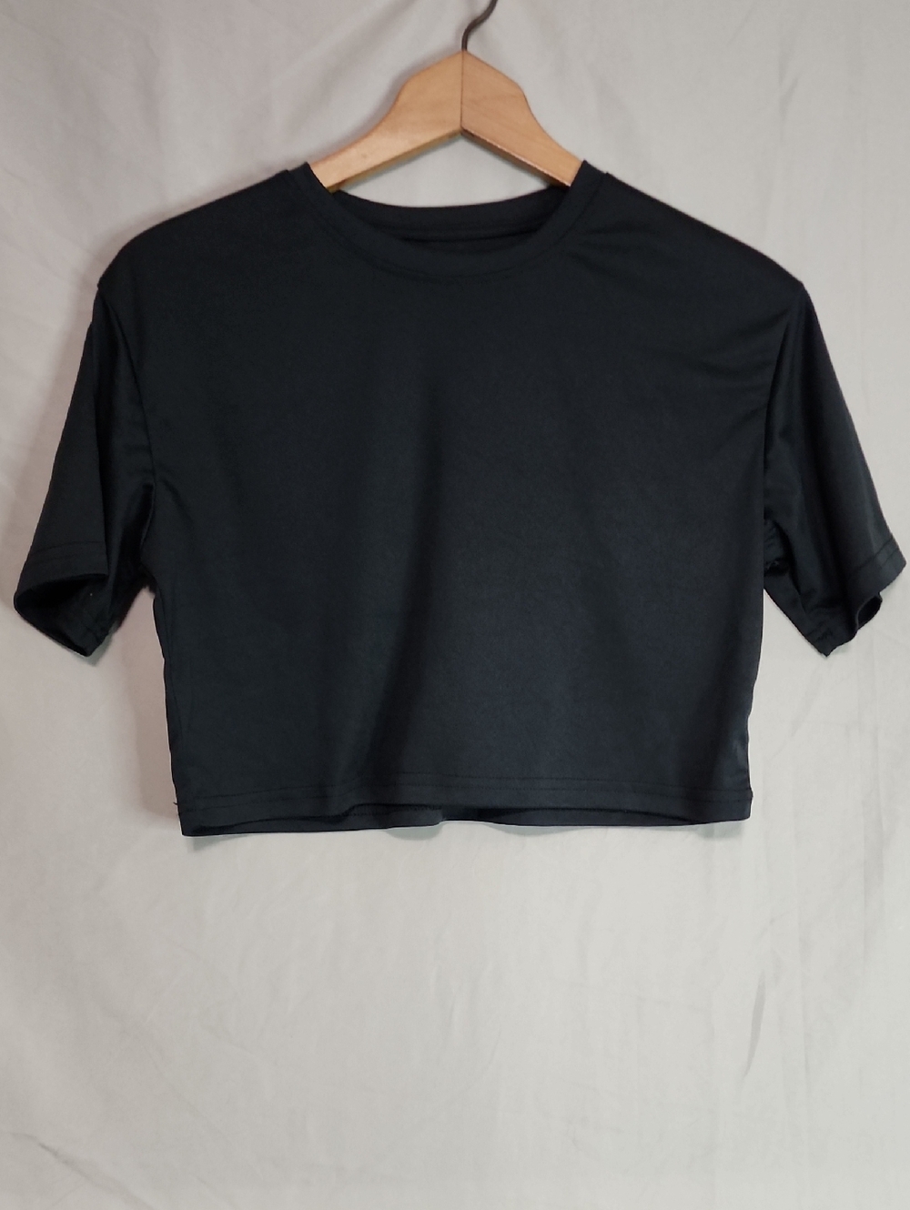 SHEIN Black Cropped Crewneck Short-Sleeve Top